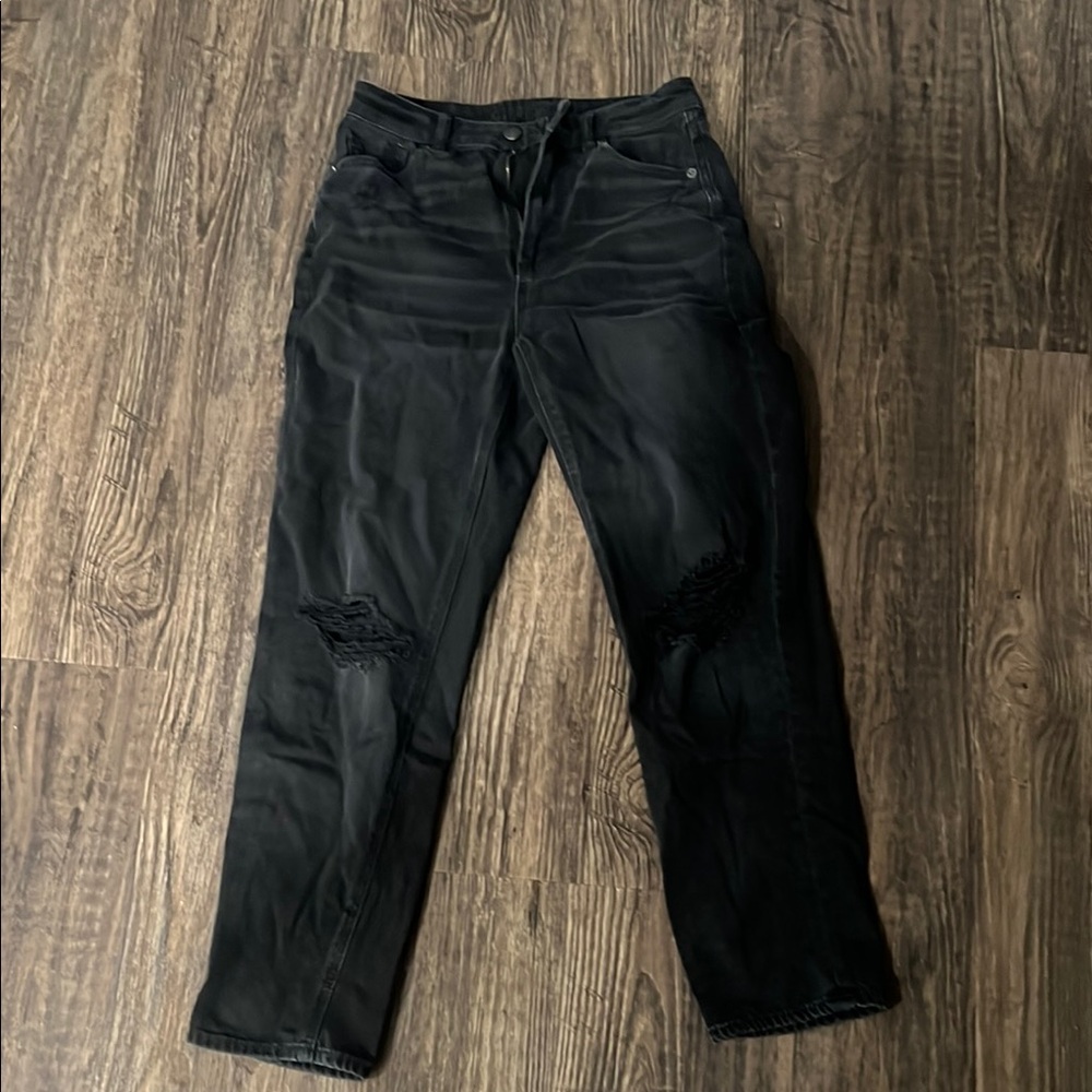 Black Relaxed Mom Jeans